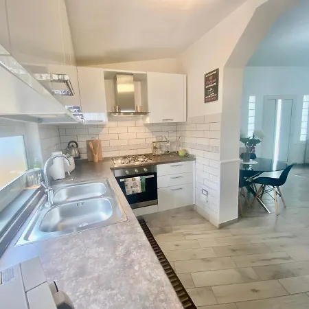 Апартаменты Casa In Collina In Piena Tranquillita Santa Domenica Talao